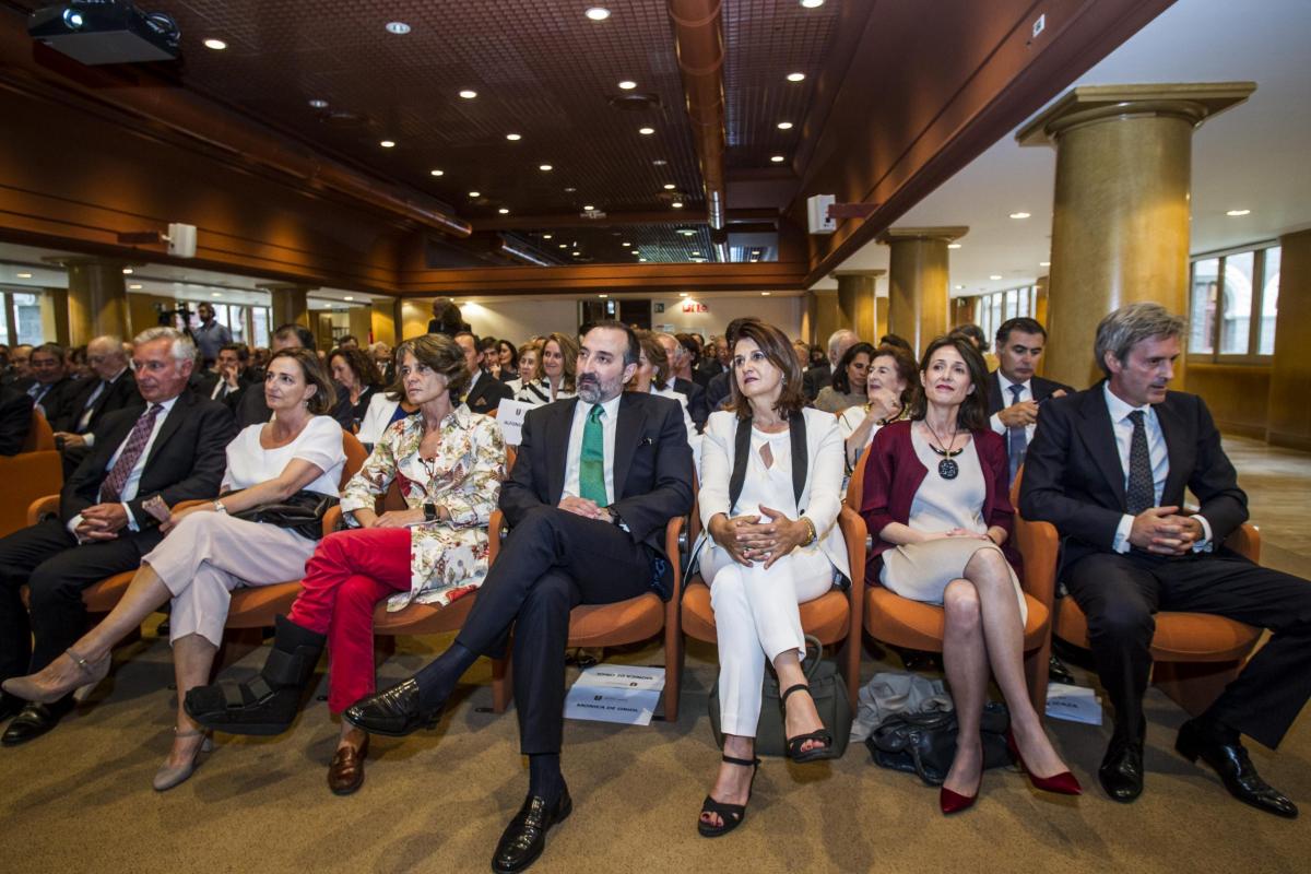 acto-de-conmemoracin-del-centenario-de-la-fundacin-vizcana-aguirre-y-de-la-comercial-deusto-business-school_27383935140_o-scaled