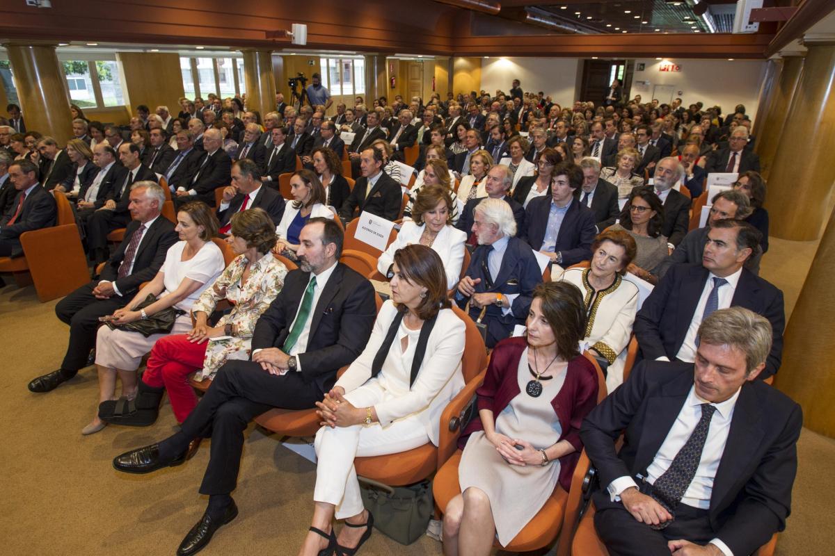 acto-de-conmemoracin-del-centenario-de-la-fundacin-vizcana-aguirre-y-de-la-comercial-deusto-business-school_27561910532_o-scaled