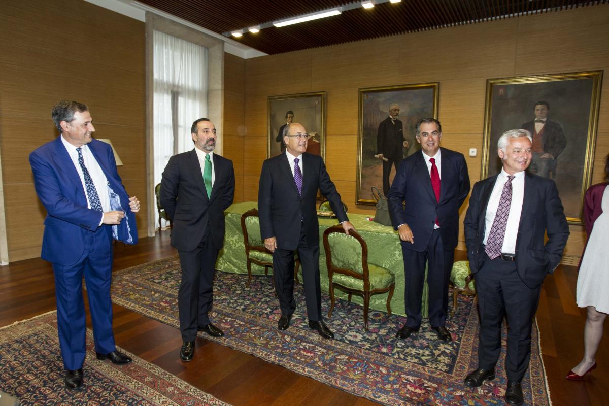 acto-de-conmemoracin-del-centenario-de-la-fundacin-vizcana-aguirre-y-de-la-comercial-deusto-business-school_27561917452_o-scaled