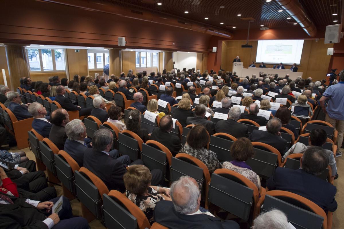 acto-de-conmemoracin-del-centenario-de-la-fundacin-vizcana-aguirre-y-de-la-comercial-deusto-business-school_27627375686_o-scaled
