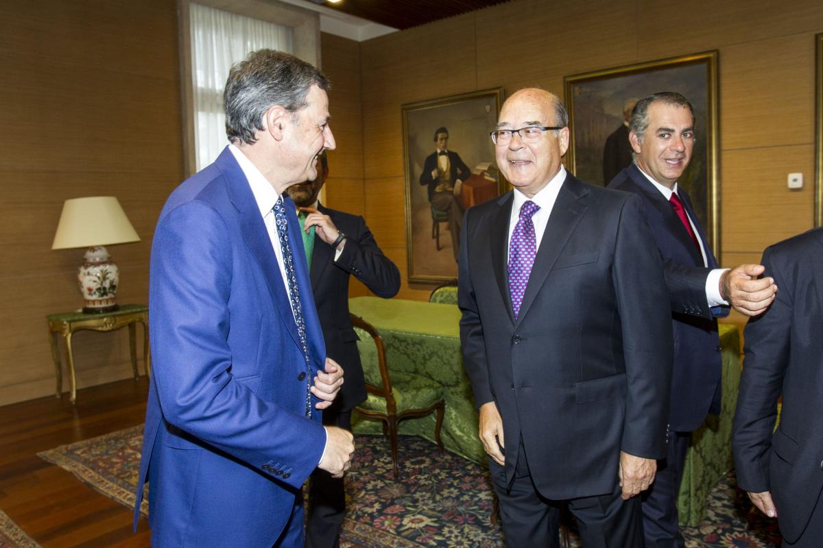 acto-de-conmemoracin-del-centenario-de-la-fundacin-vizcana-aguirre-y-de-la-comercial-deusto-business-school_27627385876_o-scaled