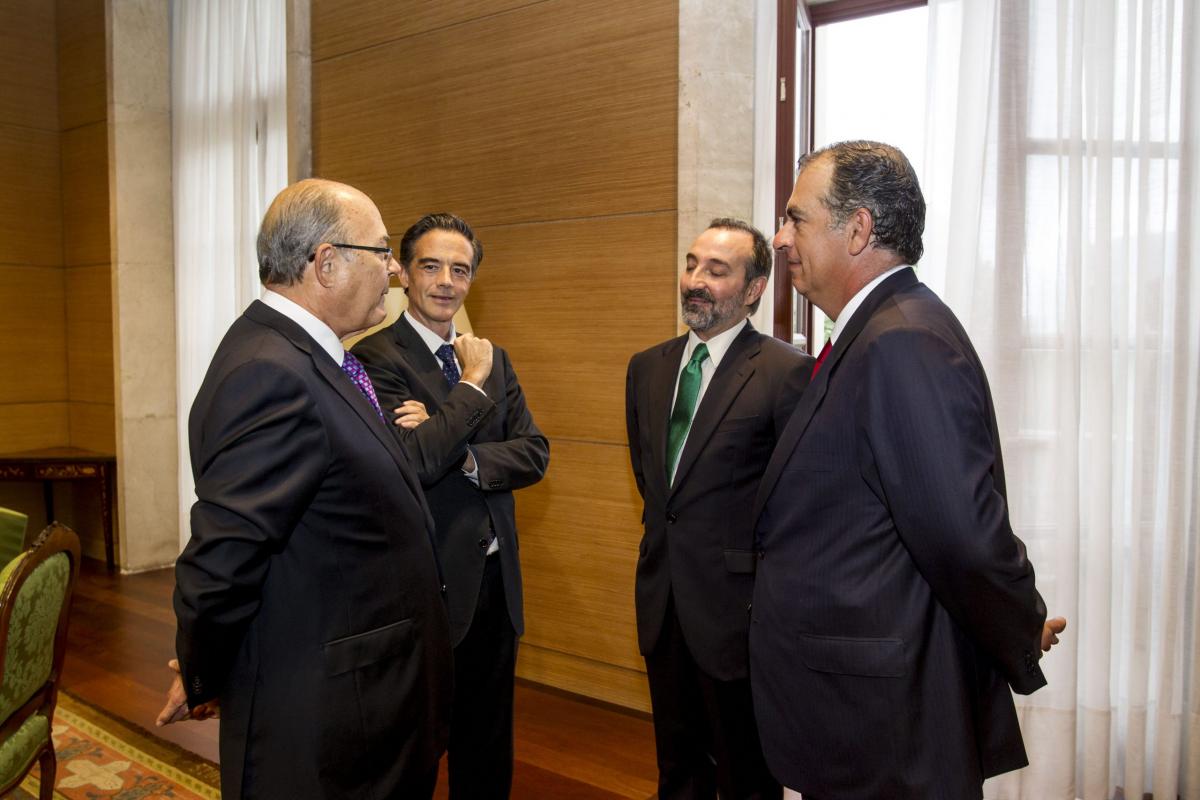 acto-de-conmemoracin-del-centenario-de-la-fundacin-vizcana-aguirre-y-de-la-comercial-deusto-business-school_27662152425_o-scaled