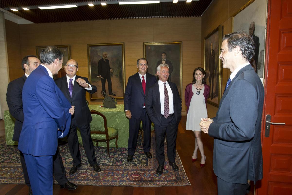 acto-de-conmemoracin-del-centenario-de-la-fundacin-vizcana-aguirre-y-de-la-comercial-deusto-business-school_27662152945_o-scaled